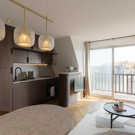 High-end 2 Bedroom Duplex With Parking Place Morny Lägenhet Deauville