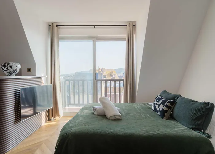 High-end 2 Bedroom Duplex With Parking Place Morny Διαμέρισμα